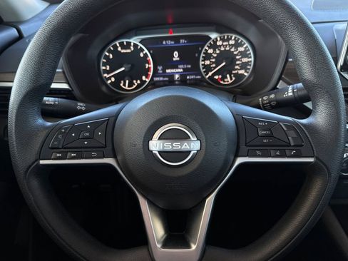 Used 2024 Nissan Altima 2.5 SV image 31