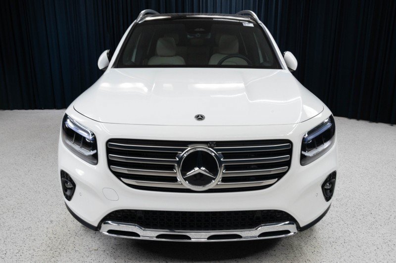 New 2026 Mercedes-Benz GLB 250 4MATIC image 2