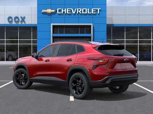 New 2026 Chevrolet Trax LT w/ Driver Confidence Package FWD image 3