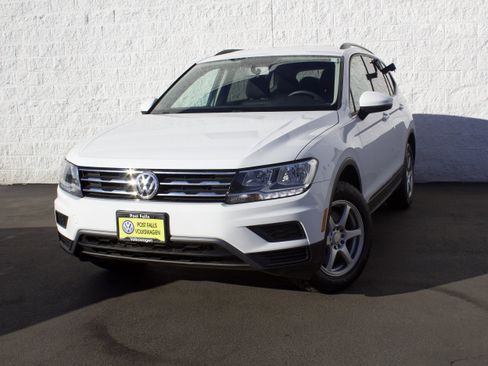 Used 2019 Volkswagen Tiguan S image 3