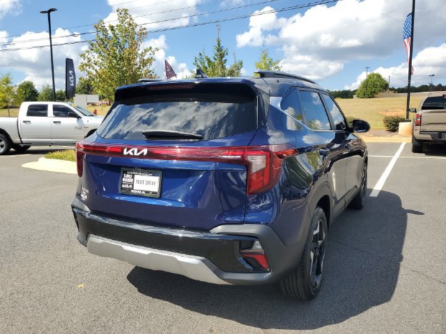 Certified 2025 Kia Seltos EX w/ EX Sunroof Package FWD image 4