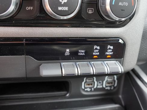 Certified 2022 RAM 1500 Big Horn w/ Built-to-serve Edition AWD/4WD image 29