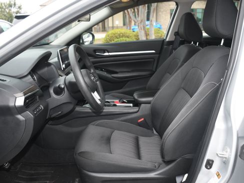 Used 2023 Nissan Altima 2.5 SV image 7