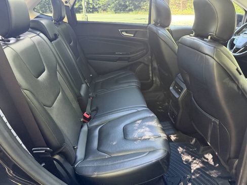 Used 2019 Ford Edge Titanium w/ Equipment Group 301A AWD/4WD image 14