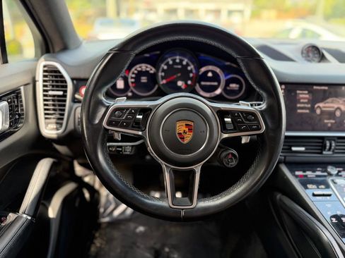Used 2021 Porsche Cayenne Coupe image 44