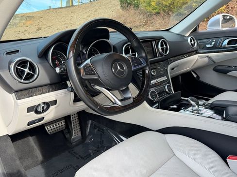 Used 2017 Mercedes-Benz SL 450 image 14