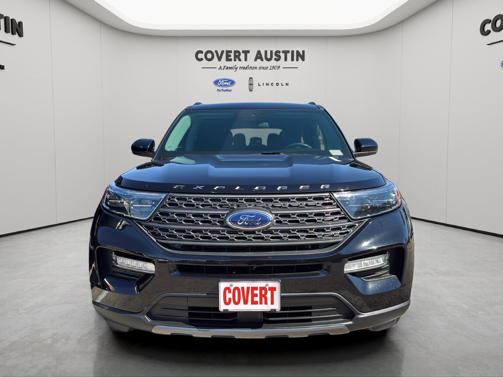 Used 2022 Ford Explorer XLT w/ Equipment Group 202A RWD image 3