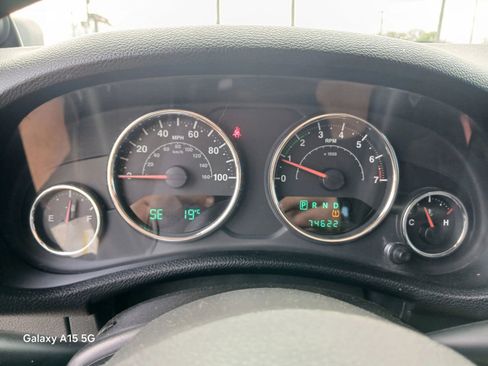 Used 2012 Jeep Wrangler Unlimited Sport AWD/4WD image 29