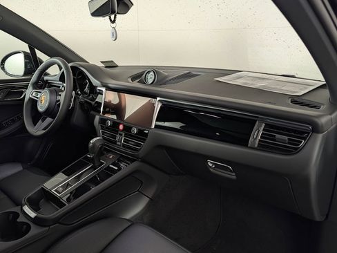 New 2026 Porsche Macan image 19