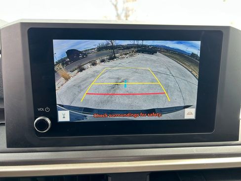 Used 2025 Toyota Tacoma TRD Sport AWD/4WD image 21