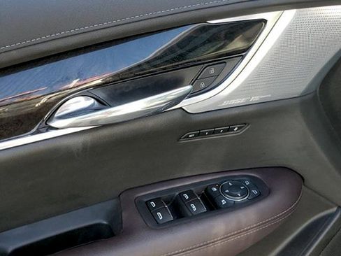 Used 2023 Cadillac XT6 Premium Luxury FWD image 21