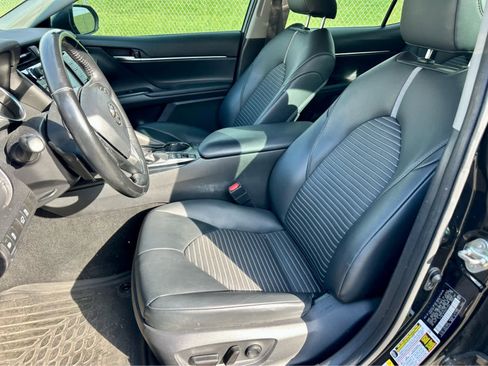 Used 2019 Toyota Camry SE image 11
