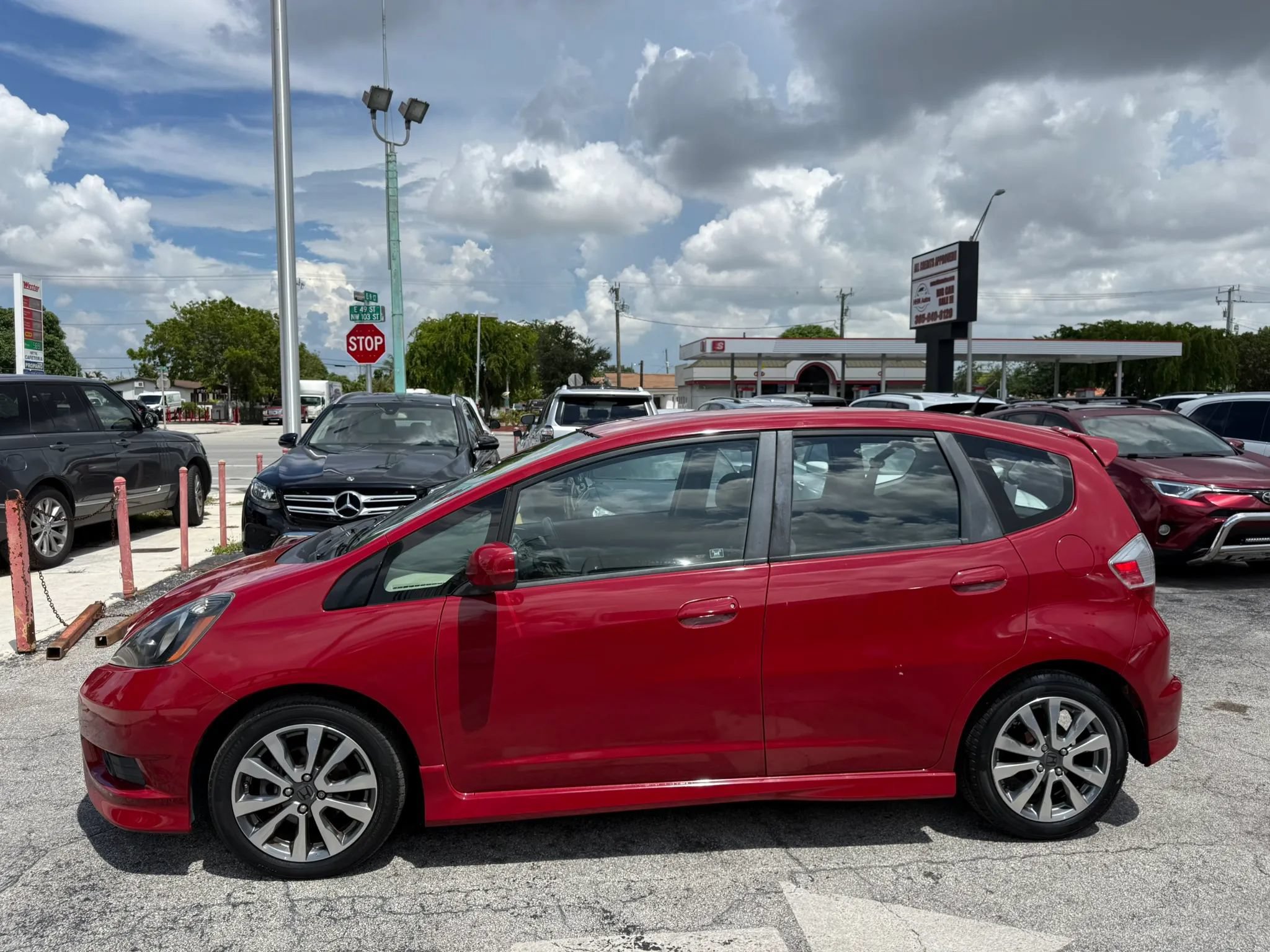 Used 2013 Honda Fit Sport image 2