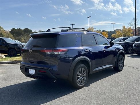 New 2025 Nissan Pathfinder SV image 8