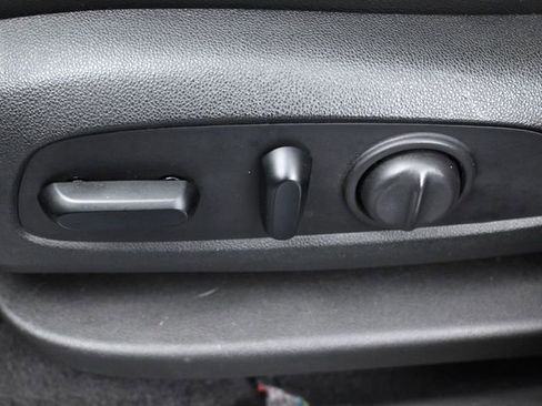 Used 2020 Chevrolet Equinox Premier image 11