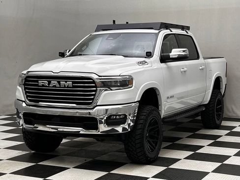 Used 2025 RAM 1500 Laramie AWD/4WD image 4