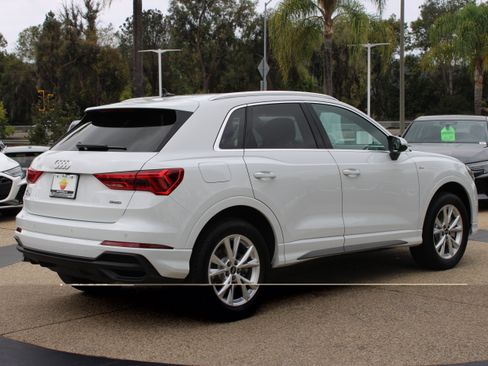 Certified 2025 Audi Q3 2.0T Premium w/ Convenience Package AWD/4WD image 5