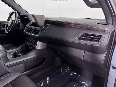 Used 2022 Chevrolet Tahoe Z71 w/ Luxury Package AWD/4WD image 31