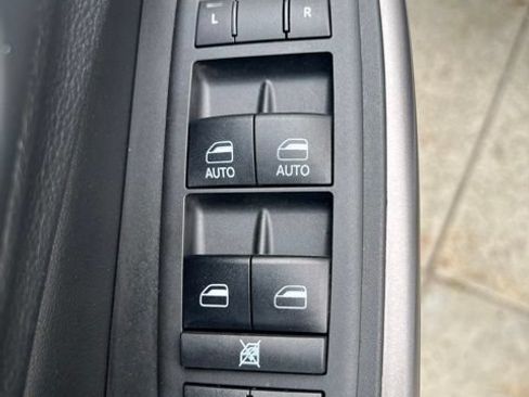 Certified 2019 Jeep Cherokee Limited AWD/4WD image 17