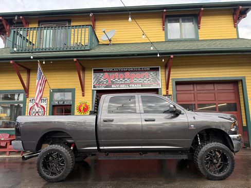 Used 2018 RAM 2500 Tradesman w/ Chrome Appearance Group image 2