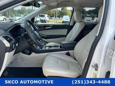 Used 2023 Ford Edge Titanium image 11