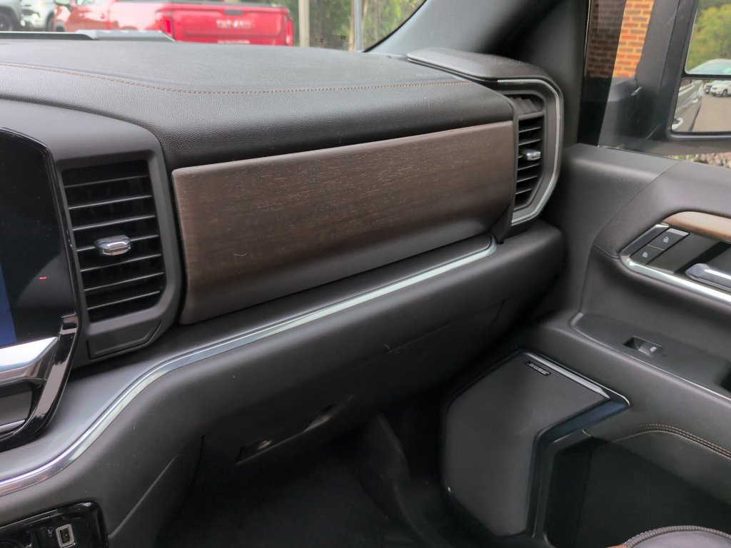 Used 2024 Chevrolet Silverado 2500 High Country w/ High Country Premium Package AWD/4WD image 30