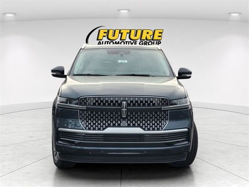 New 2025 Lincoln Navigator Reserve image 3