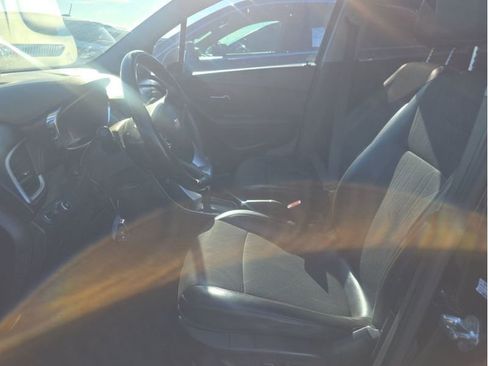 Used 2019 Chevrolet Trax LT w/ LT Convenience Package image 10