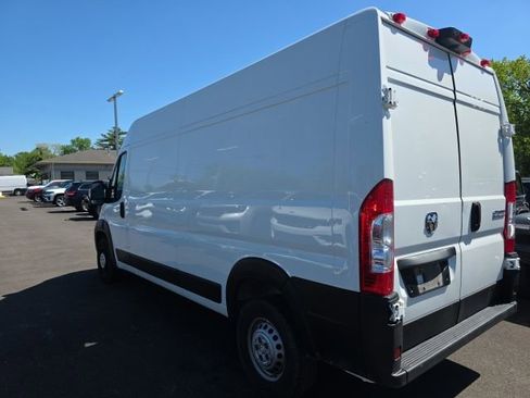 Used 2025 RAM ProMaster 2500 w/ Convenience Group FWD image 8