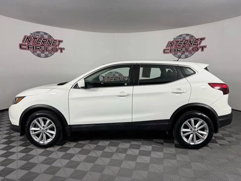 Used 2018 Nissan Rogue Sport S w/ S Appearance Package image 4