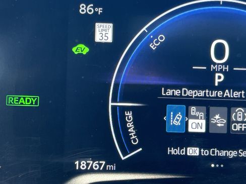 Used 2025 Toyota Corolla Cross AWD Hybrid w/ Convenience Package image 25