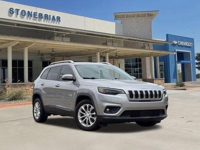 Used 2019 Jeep Cherokee Latitude w/ Popular Appearance Group