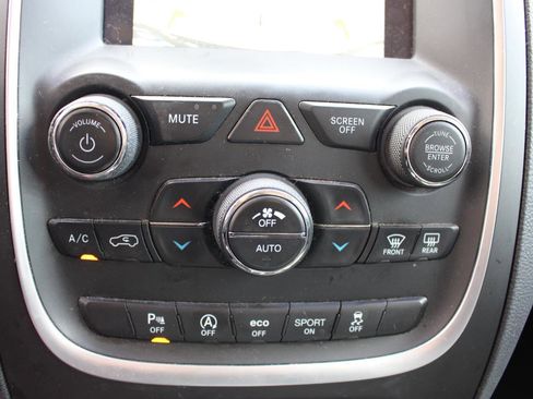 Used 2020 Dodge Durango SXT image 23