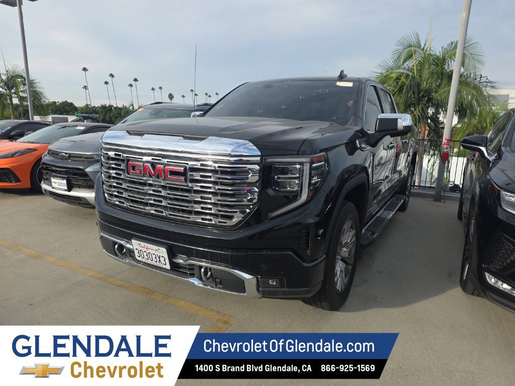 Used 2023 GMC Sierra 1500 Denali w/ Technology Package RWD image 2