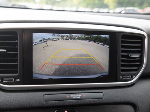 Used 2020 Kia Sportage LX FWD image 26