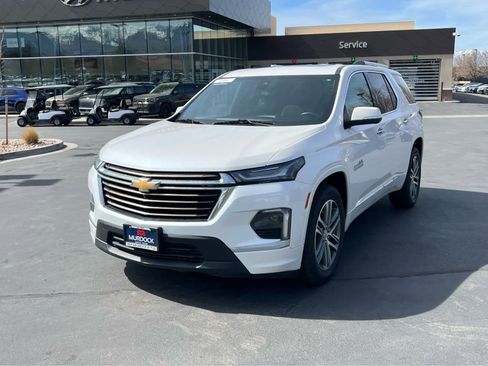 Used 2023 Chevrolet Traverse High Country image 2