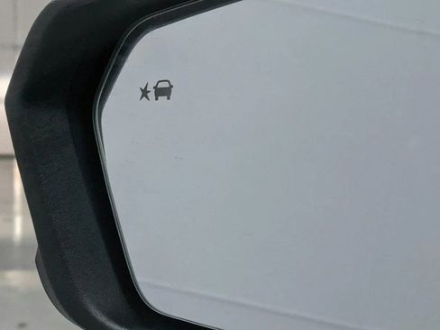 Used 2019 Chevrolet Equinox LT FWD image 38