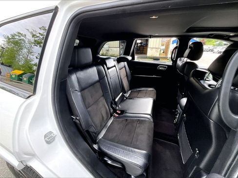 Used 2019 Jeep Grand Cherokee Altitude AWD/4WD image 16