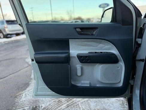 Certified 2022 Ford Maverick XLT image 12