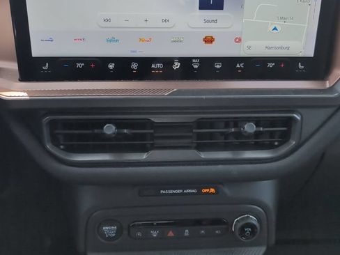 Certified 2025 Ford Bronco Sport Outer Banks w/ Outer Banks Tech Package+ AWD/4WD image 11