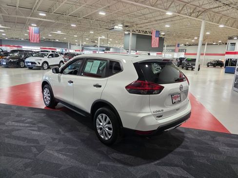 Used 2019 Nissan Rogue S image 6