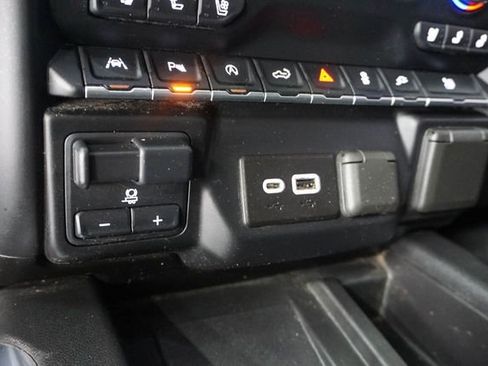 Used 2021 Chevrolet Silverado 1500 High Country image 18