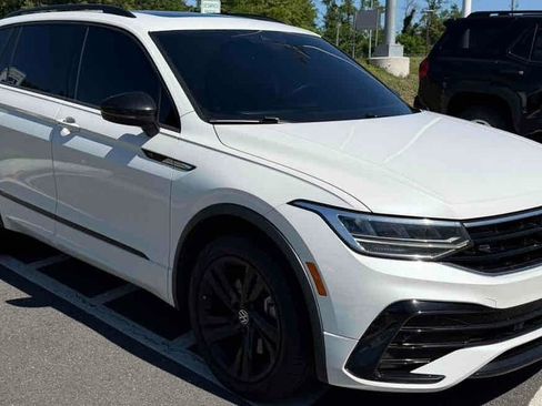 Used 2024 Volkswagen Tiguan SE R-Line FWD image 3