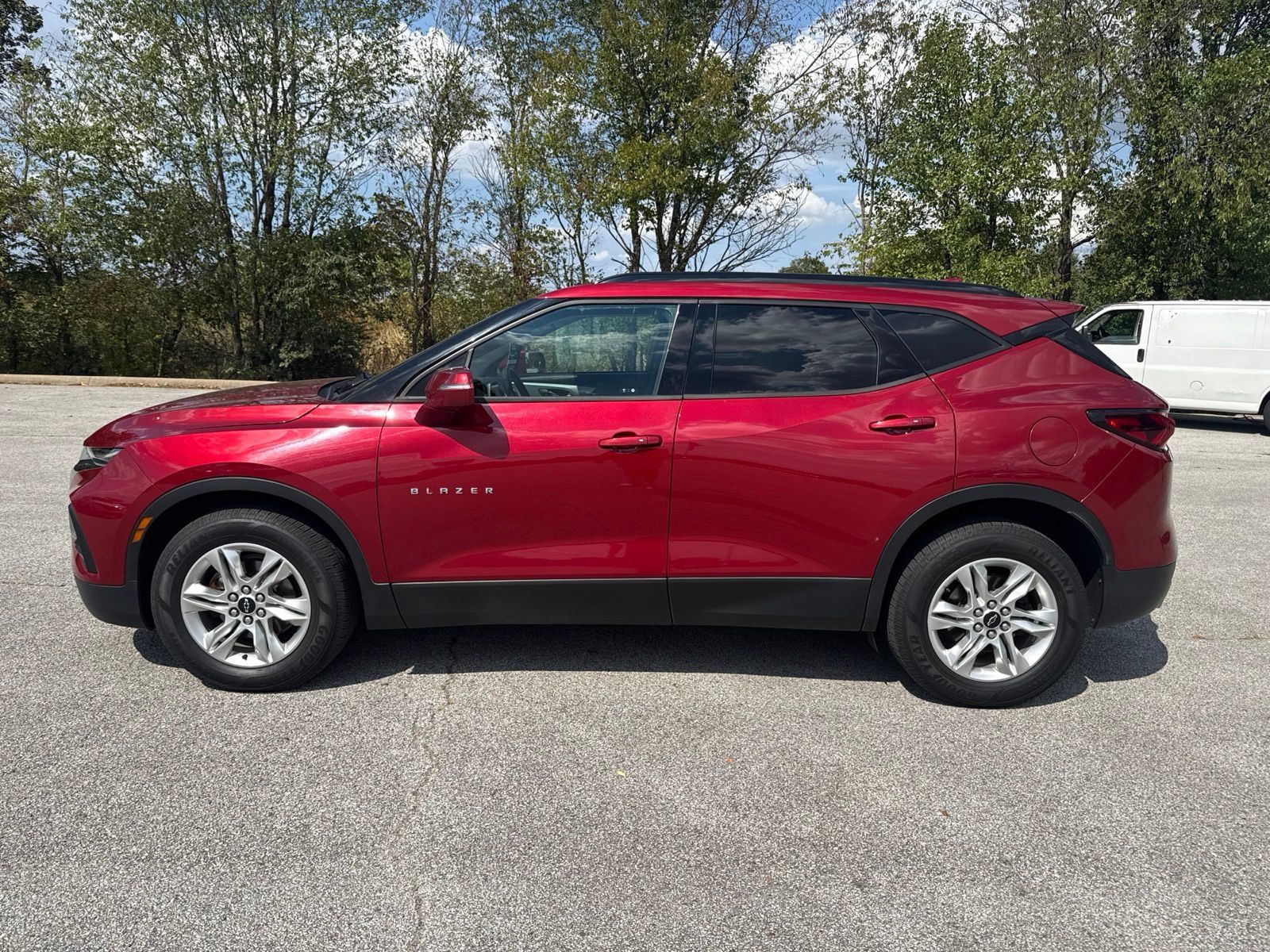 Used 2019 Chevrolet Blazer LT AWD/4WD image 2
