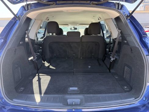 Used 2020 Nissan Pathfinder SV image 33