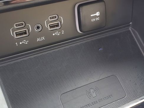 Used 2024 Jeep Grand Cherokee Limited w/ Luxury Tech Group II image 27