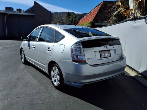 Used 2007 Toyota Prius w/ Package 2 image 4