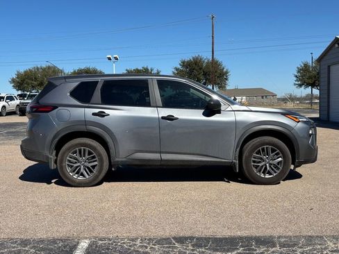 Used 2025 Nissan Rogue S image 3