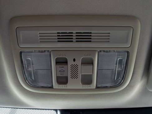 Used 2019 Honda Civic Touring image 33