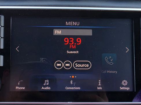 Used 2021 Nissan Versa SR FWD image 12